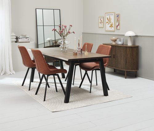 SKOVLUNDE H200 asztal sötét tölgy + 4 HYGUM szék barna