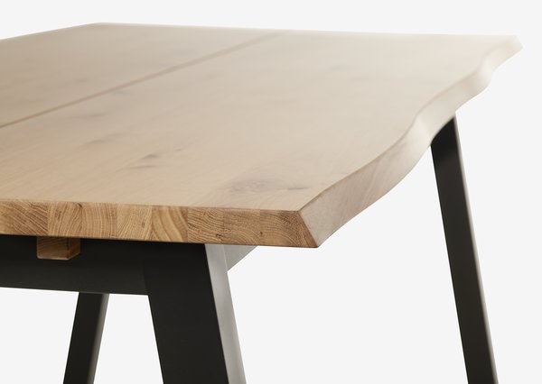 Jedilniška miza SKOVLUNDE 90x200 naravni hrast/črna