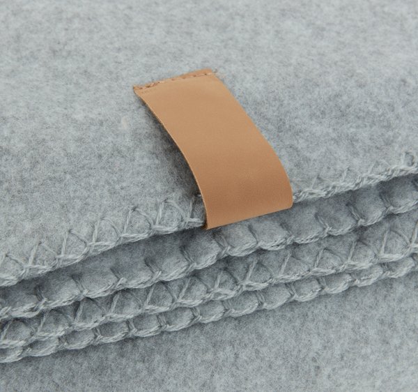 Fleece throw DAGLILJE 130x170 light grey JYSK