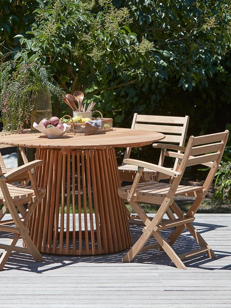 UDBYNEDER Ø120 tafel + 4 VESTERHAVET stoel teak