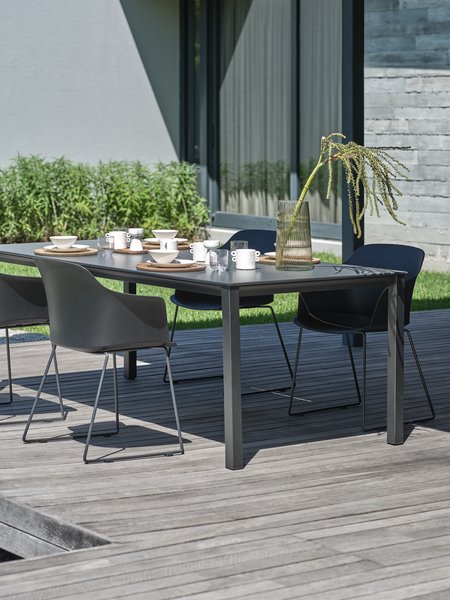 LANGET L207 tafel + 4 SANDVED stoelen zwart