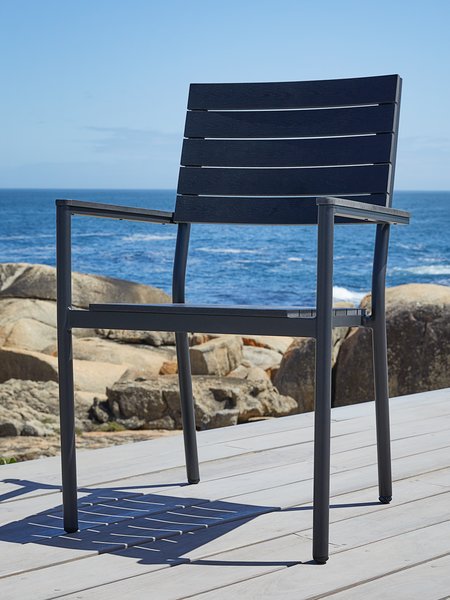 Chaise empilable PADHOLM noir