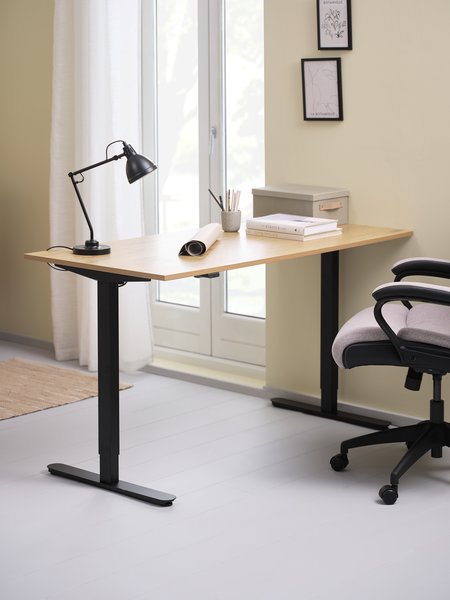 Height adj. desk SVANEKE 70x140 oak colour/black | JYSK