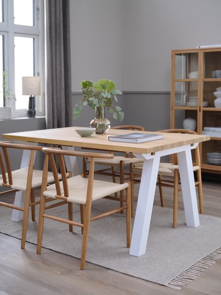 Mesa SKAGEN L150 blanco/roble + 4 GUDERUP roble/natural