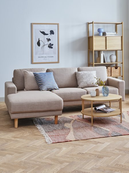 Sofa m/sjeselong EGENSE sand stoff/eikefarget