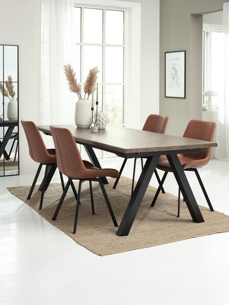 SANDBY L210 table chêne foncé + 4 HYGUM chaises cognac