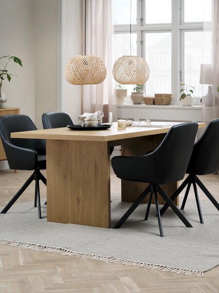 MUNKEBY L180 Tische eiche + 4 ROSTRUP Stühle schwarz