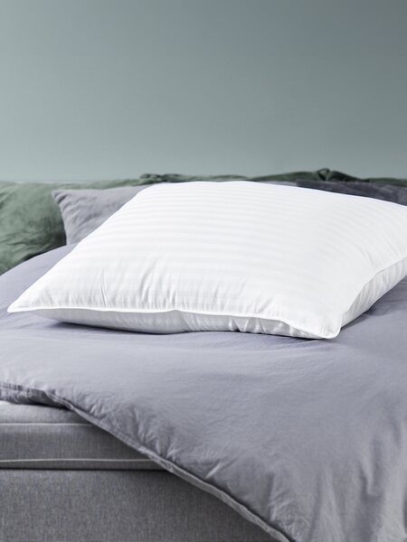 Fibre pillow 50x70 KRONBORG SVALIA high