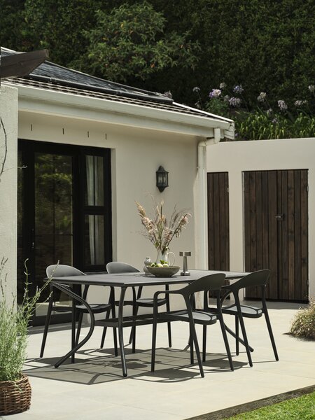 Silla apilable NANNESTAD gris oscuro