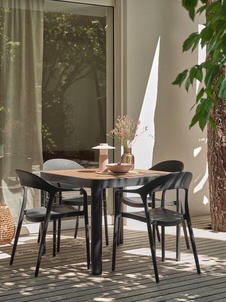 Silla apilable NANNESTAD gris oscuro