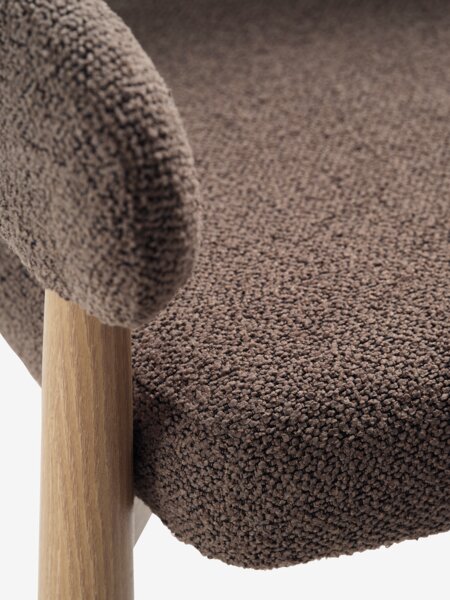RAVNSBJERG L200 table warm oak + 4 ROUST dark sand