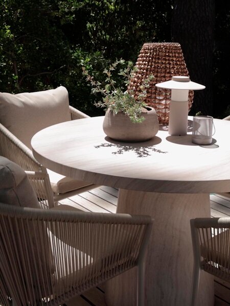 Garden table SKARSLIA D110 travertine