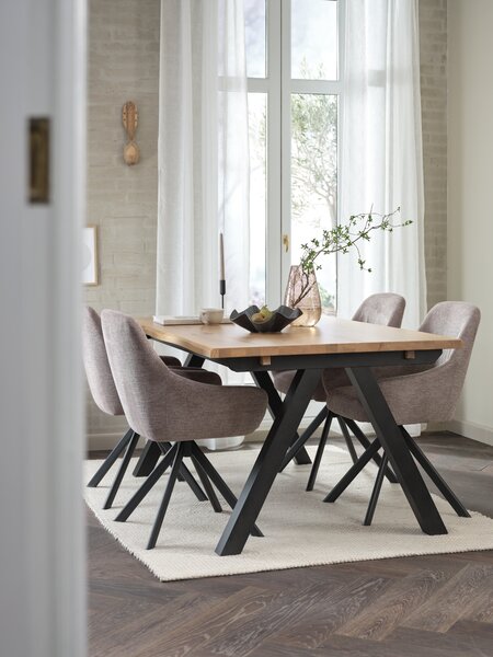 SANDBY L160 Tisch natur Eiche + 4 ROSTRUP Stühle sand